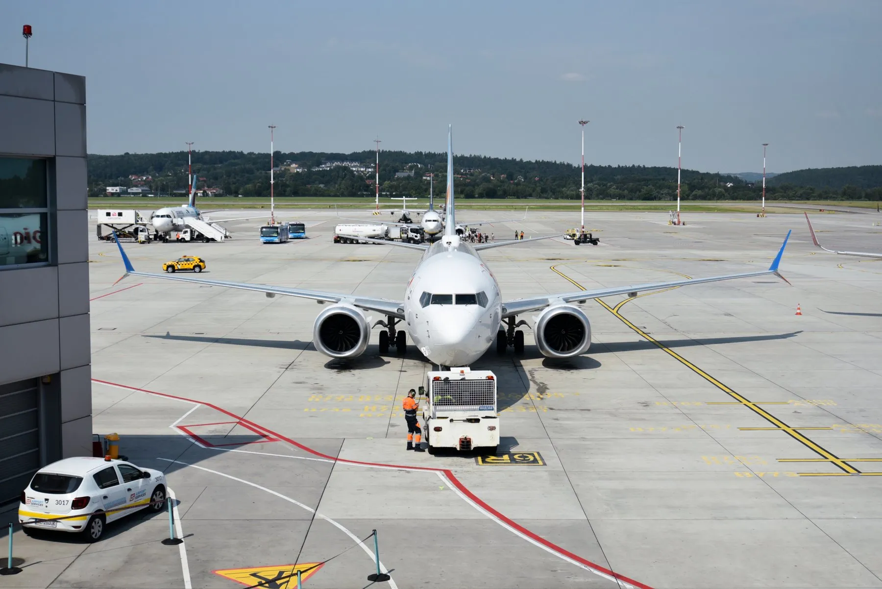 A flydubai Boeing 737 MAX 8 on the tarmac