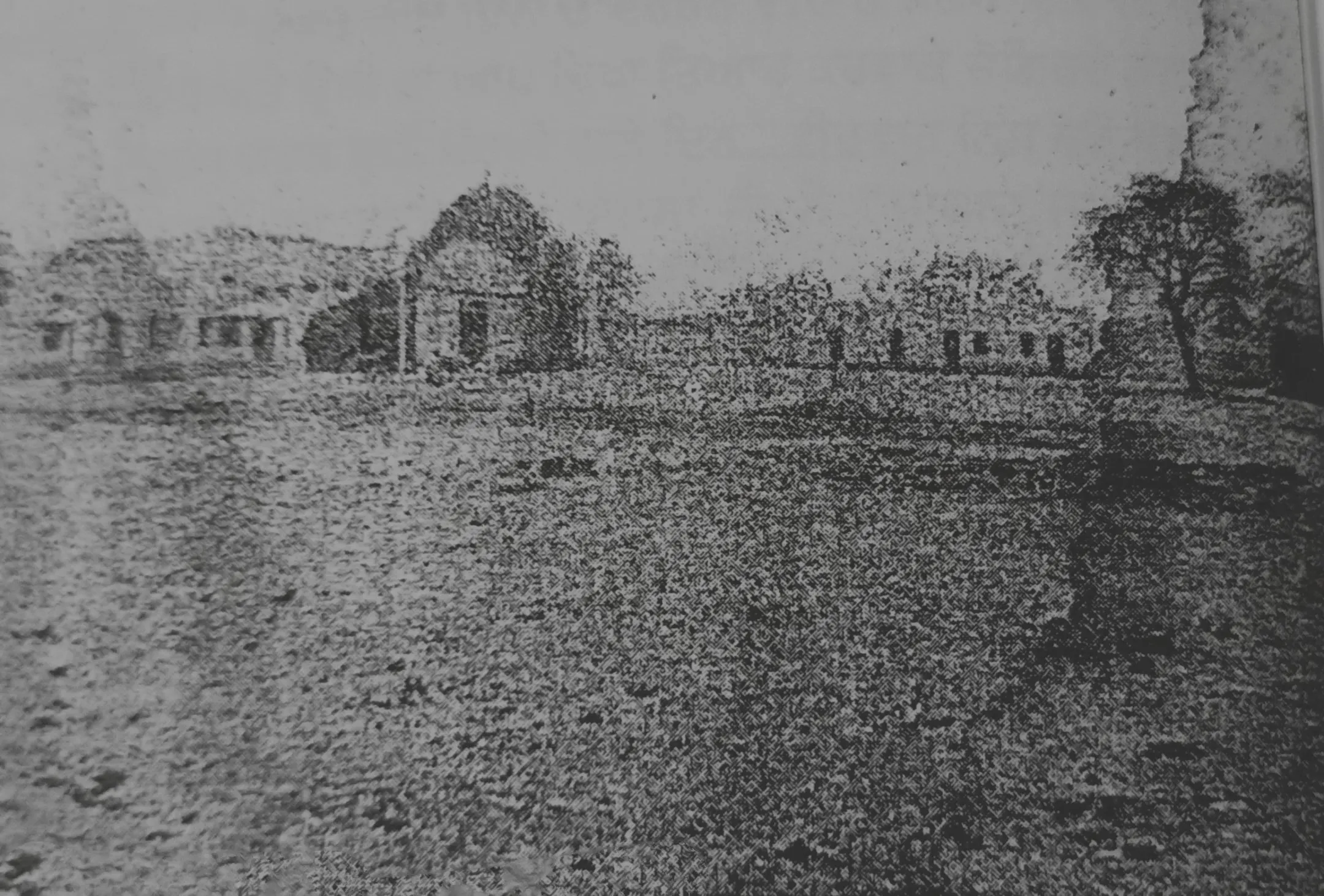 Photograph of Gurdwara Shahid Ganj, Lahore, circa 1930s, by unknown photographer (public domain) via Wikimedia Commons