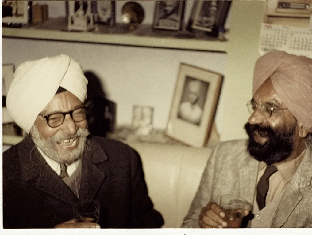 Photograph of Mohan Singh (left) with Sant Singh Sekhon at Jalandhar in 1969 by Ravinder Ravi (CC BY-SA 4.0), via Wikimedia Commons